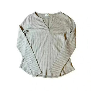 Socialite v neck long sleeve shirt size small perfect for layering in winter